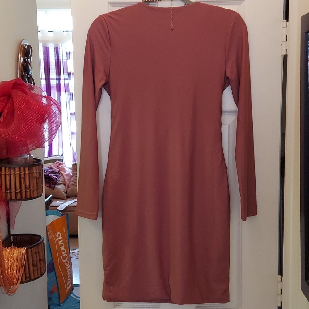 Dress - Picture 5 of 9